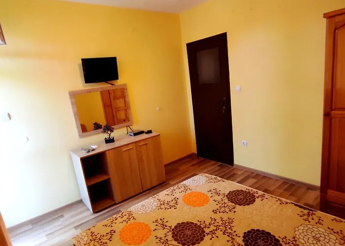 сиракови Черноморец